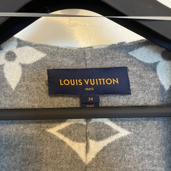 Louis Vuitton  Double Face Hooded Wrap Coat 34 - Picture 9 of 15